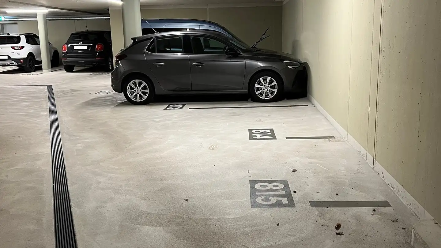 Parcheggio interno per moto in affitto - Schwerzestrasse 8, 8618 Oetwil am See - Photo 3