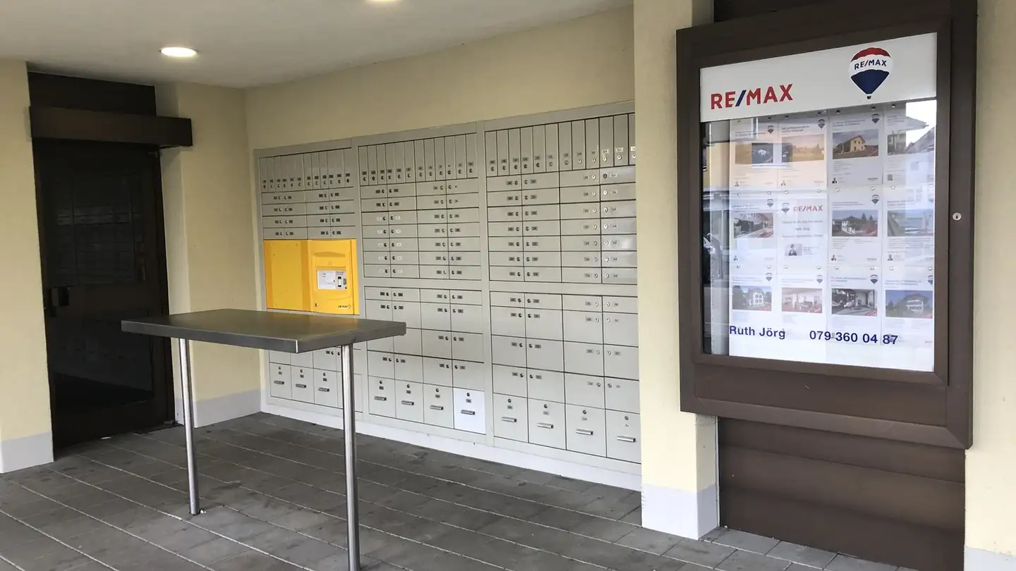 Vitrine à louer - Dorfstrasse 2, 4914 Roggwil BE