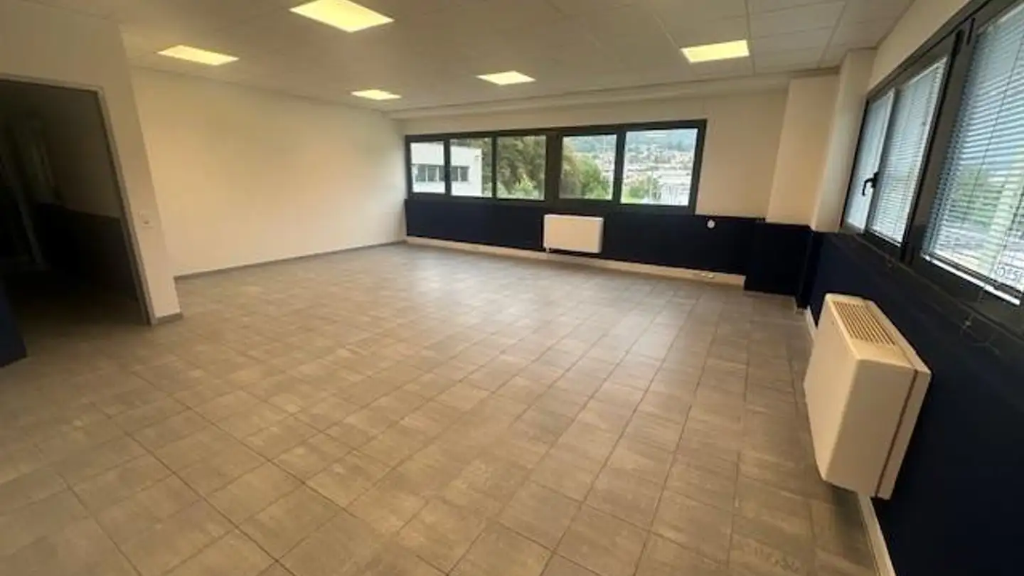 Grande magazzino in affitto - Via Al Fiume 1, 6929 Gravesano