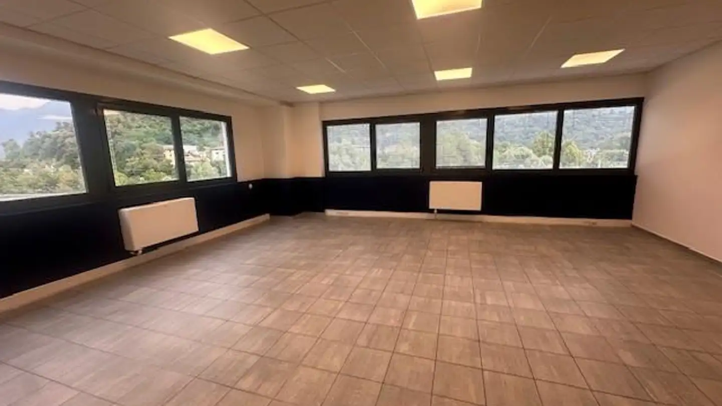 Grande magazzino in affitto - Via Al Fiume 1, 6929 Gravesano - Foto 3