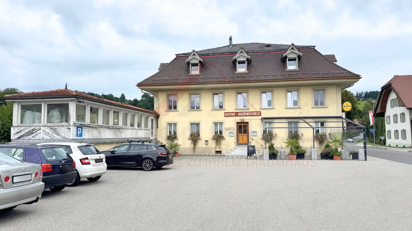 Mixed-use building for sale - 1716 Plaffeien