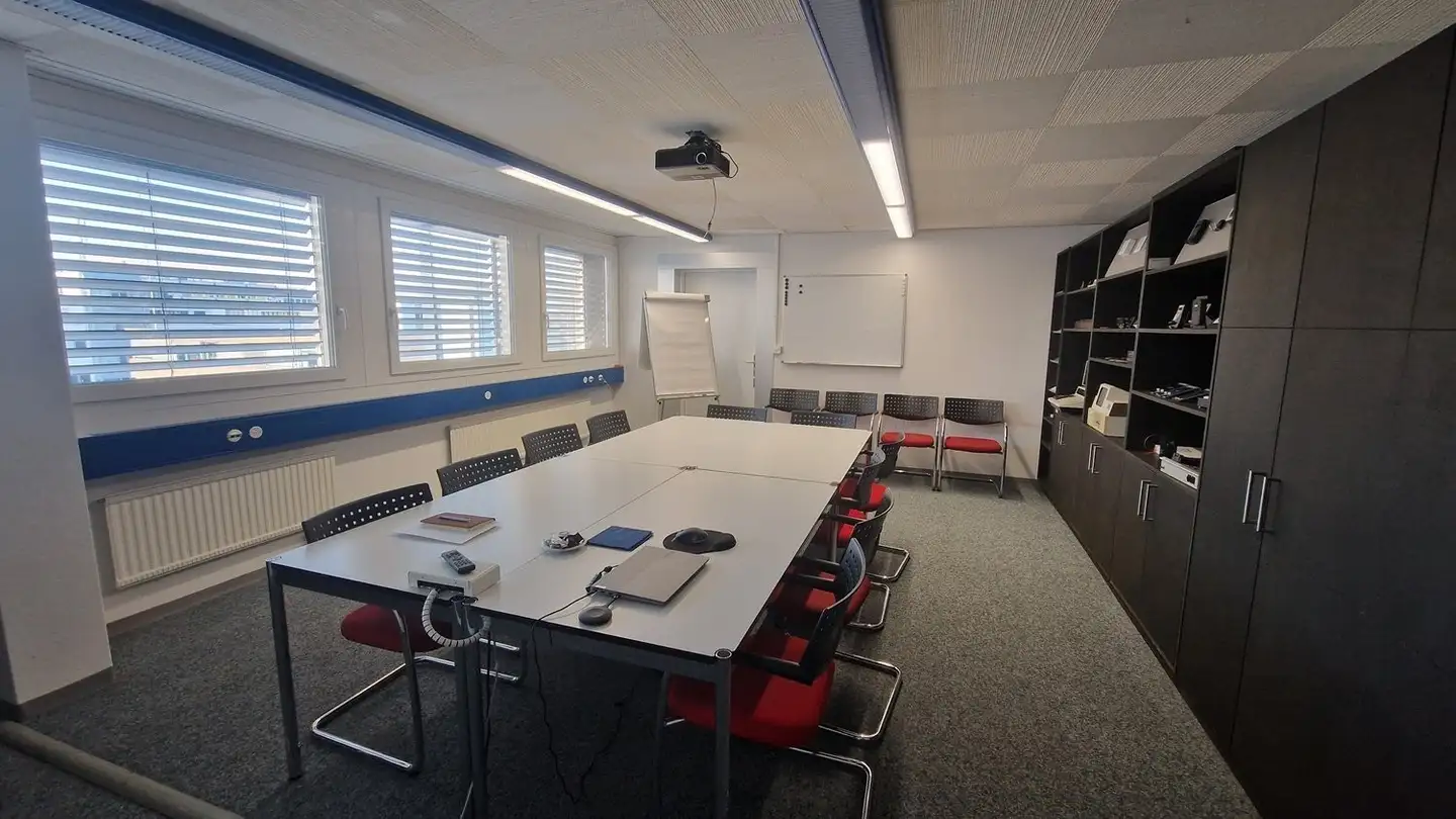 Office space for rent - Hölzliwisenstrasse 5, 8604 Volketswil - Photo 2