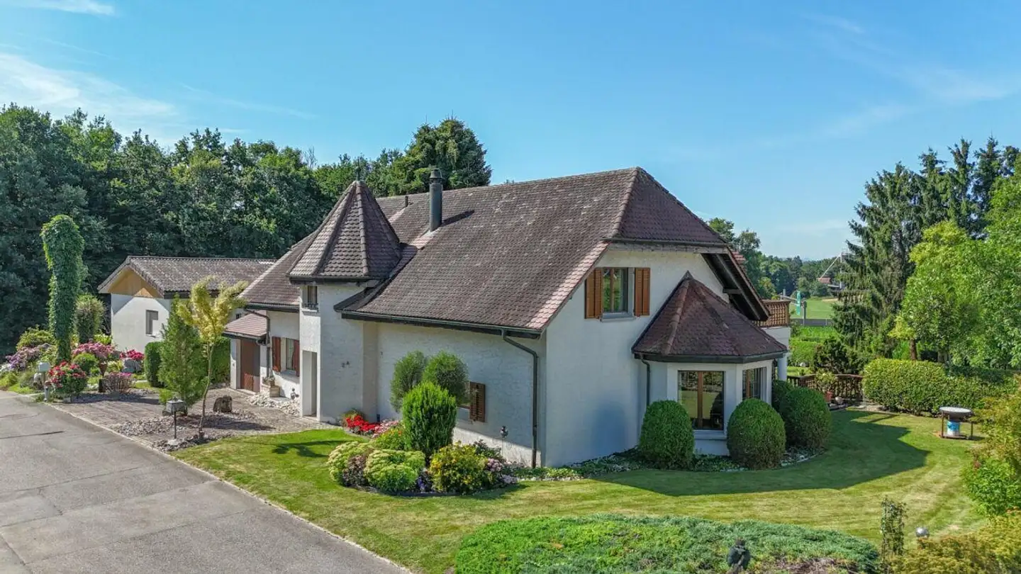 Mixed-use building for sale - Aeschweg 24, 4617 Gunzgen