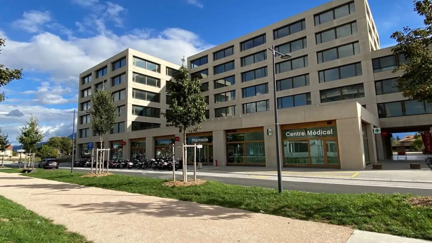 Commercial for rent - Place Du Traité-De-Turin 9, 1226 Thônex