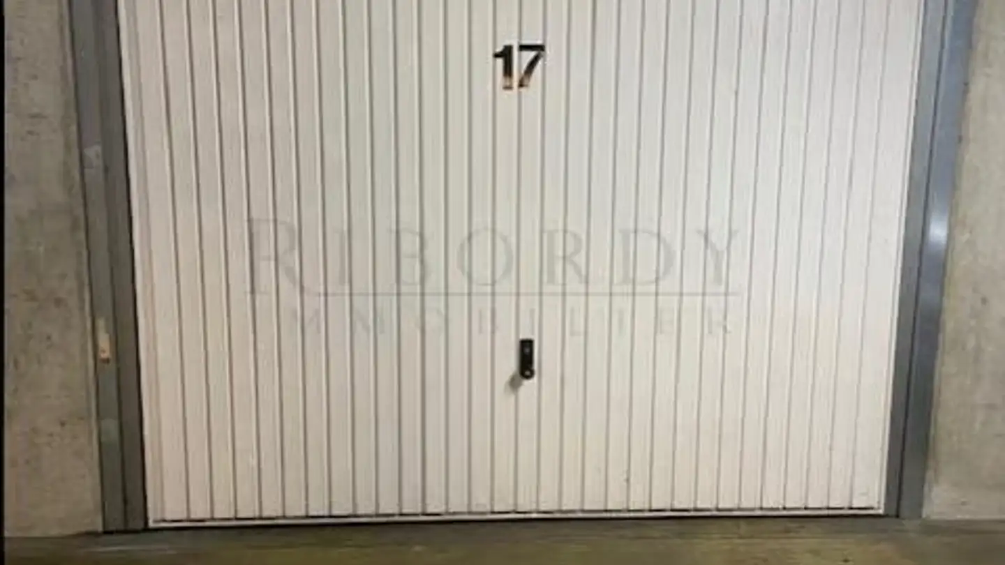 Überdachter Parkplatz mieten - Rue Alexandre- Gavard 12, 1227 Carouge GE