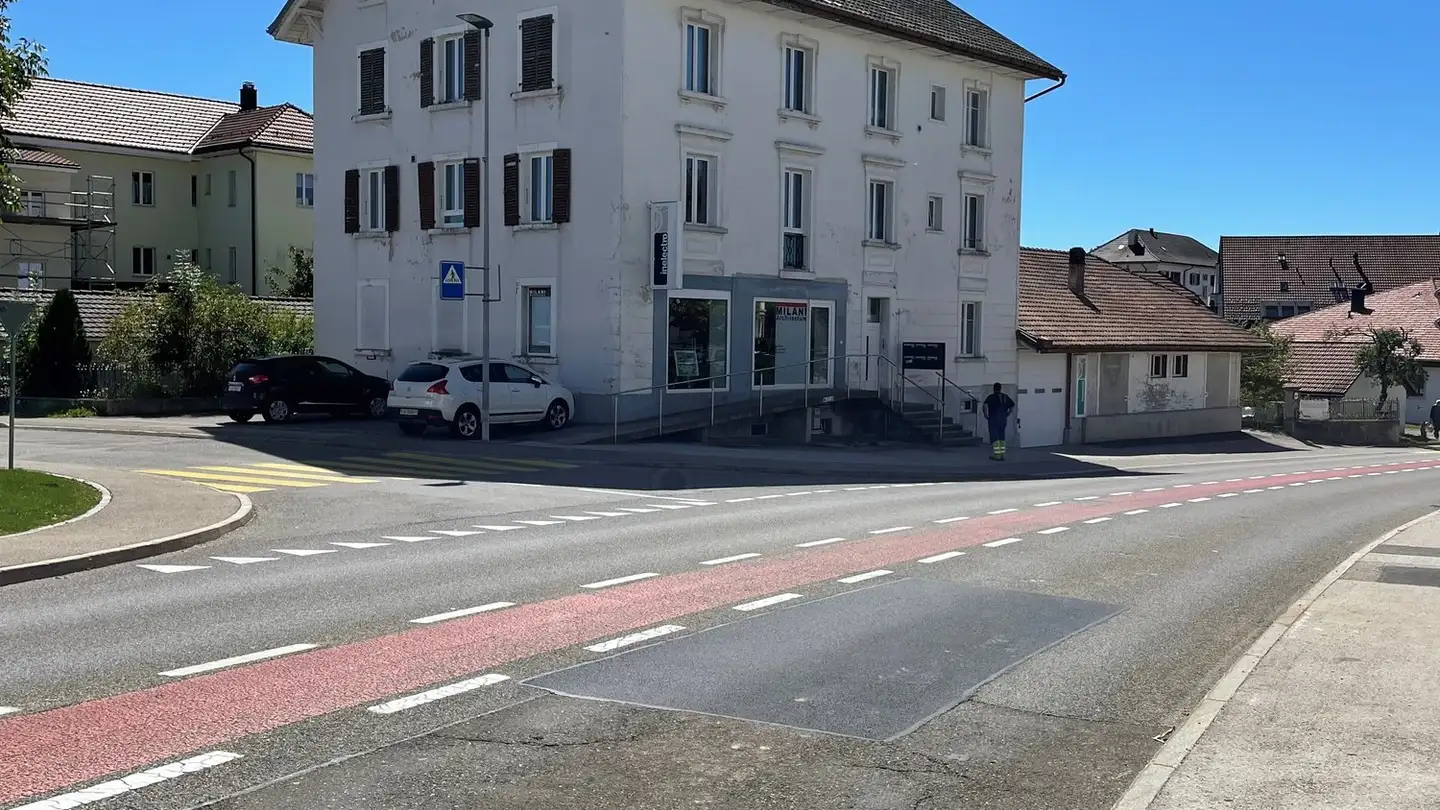 Mixed-use building for rent - Rue De L'hôpital 6, 2350 Saignelégier