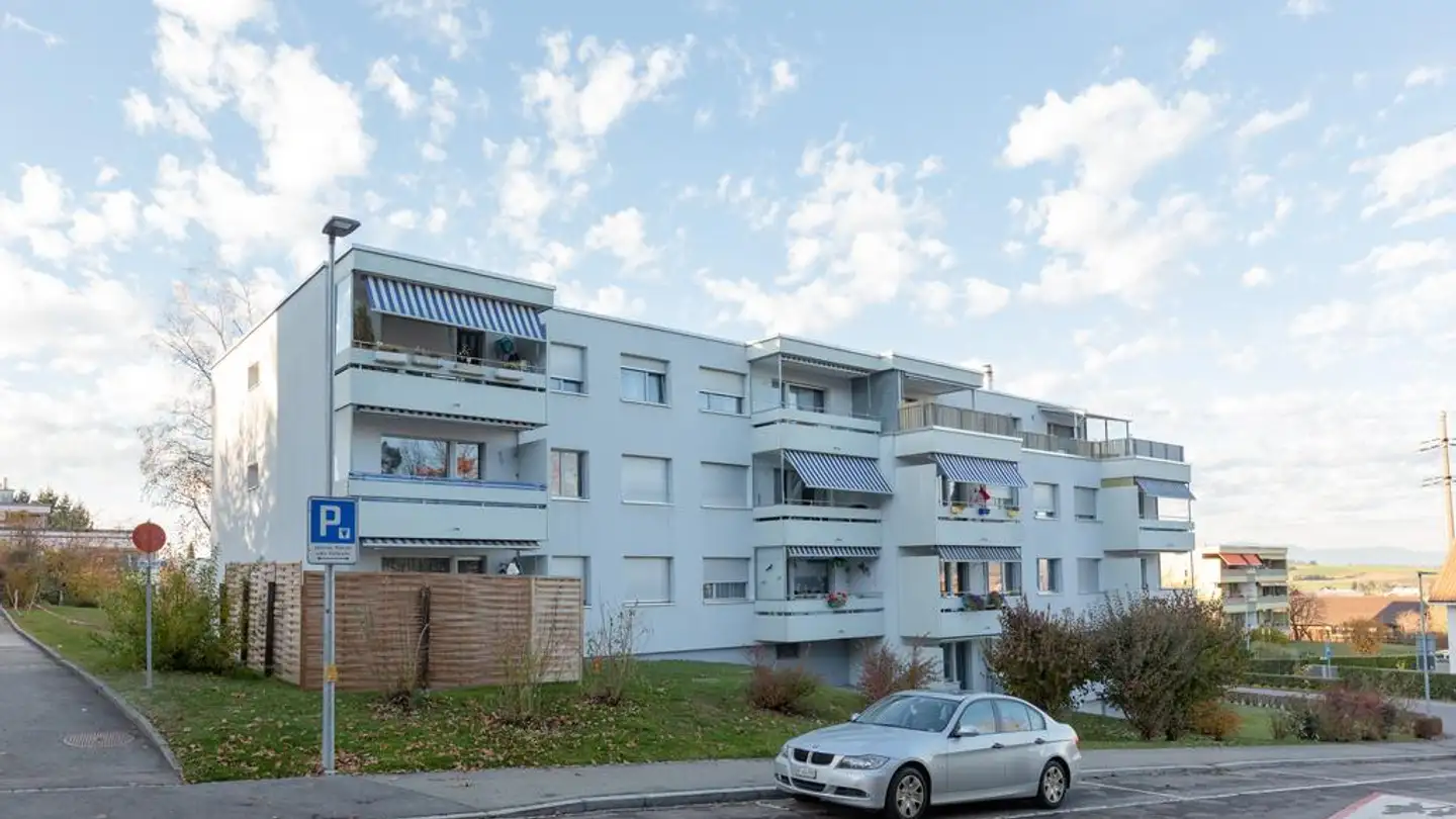 Place de parking extérieure à louer - Längenbühlstrasse 2, 3302 Moosseedorf