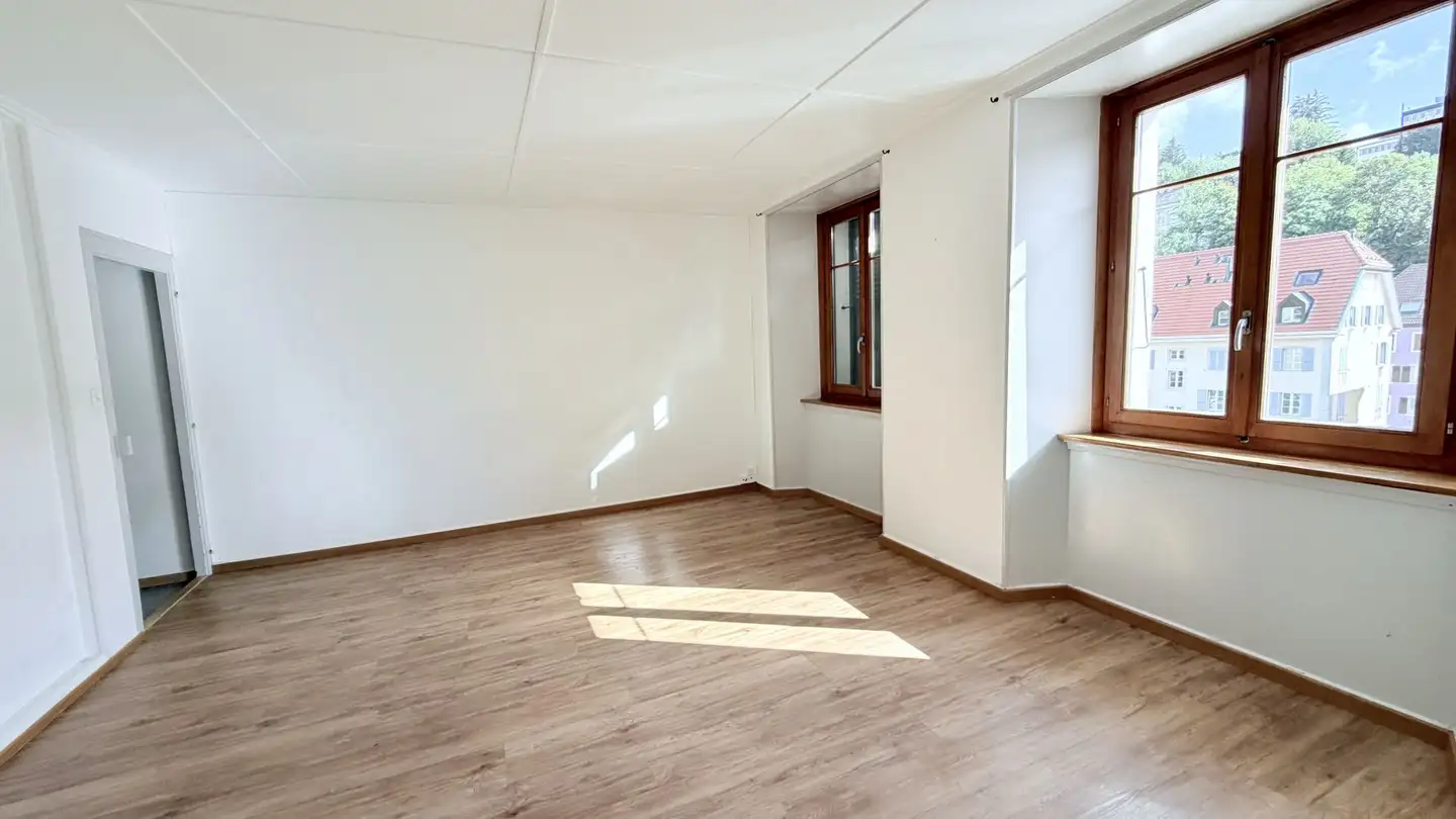 Apartment for rent - Rue Daniel-Jeanrichard 19, 2400 Le Locle - Photo 2