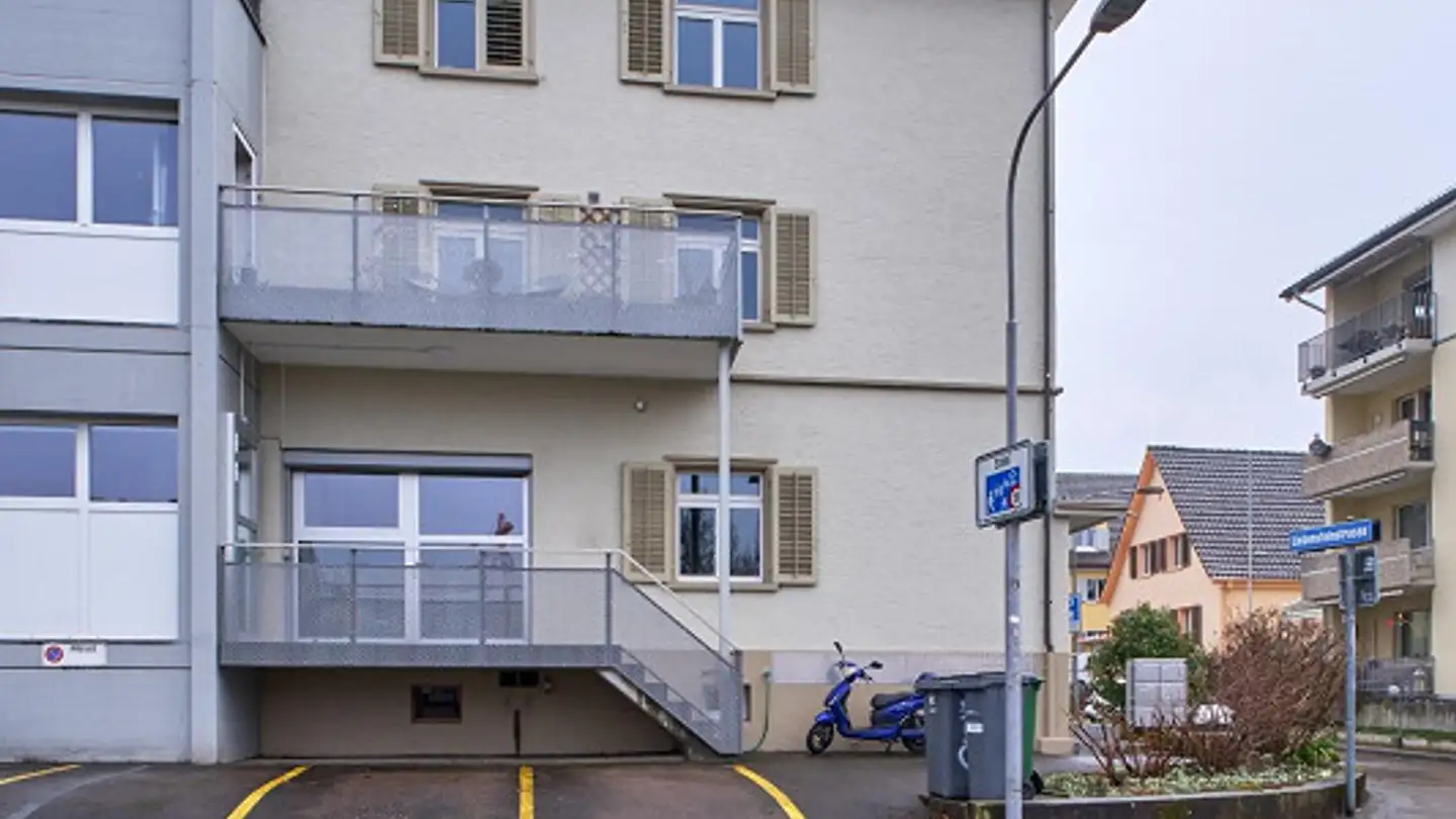 Parcheggio esterno in affitto - Liebensteinstrasse 1, 8047 Zürich