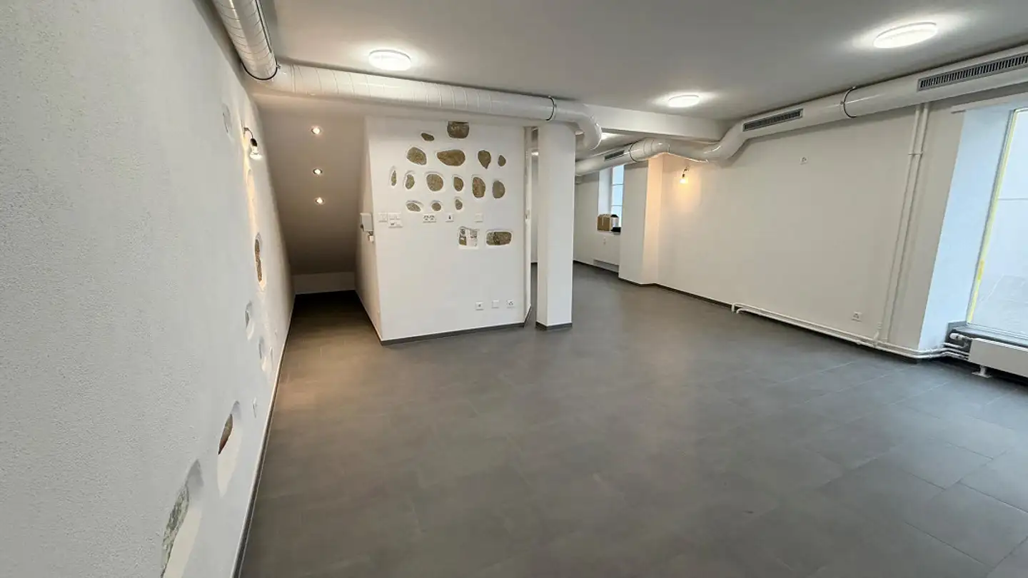 Office space for rent - Zentralstrasse 31, 8212 Neuhausen am Rheinfall - Photo 2