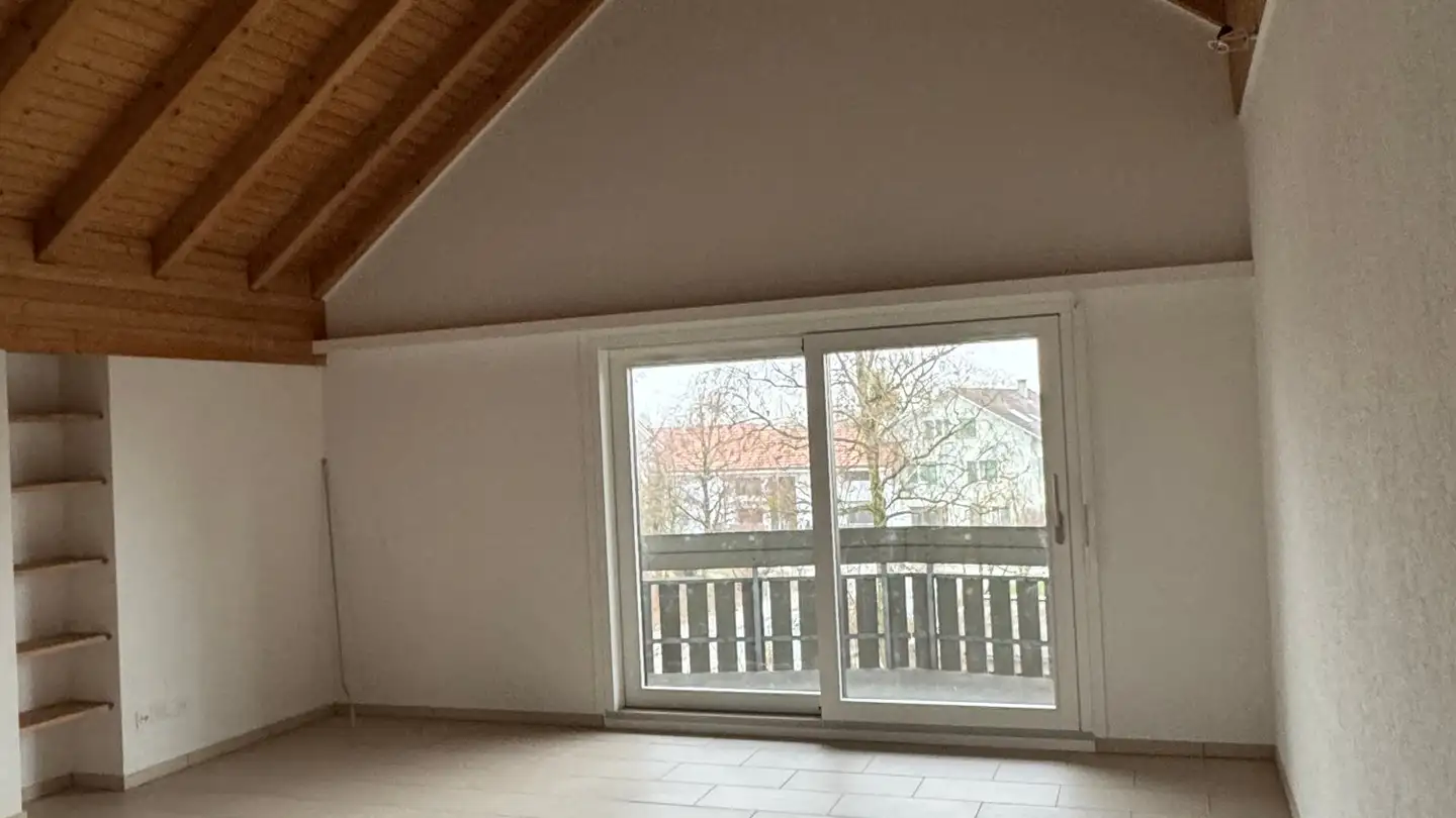 Dachgeschosswohnung mieten - Niederriedstrasse 3, 3210 Kerzers