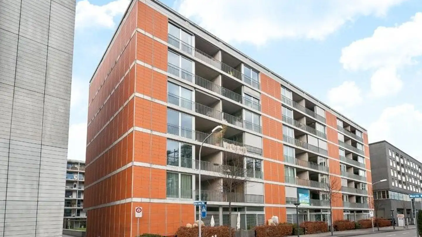 Place de parking extérieure à louer - Sophie-Taeuber-Strasse, 8050 Zürich