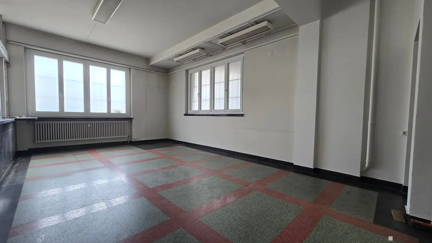 Commercial à louer - Rue De Madretsch / Madretschstrasse 12, 2503 Biel/Bienne - Photo 2