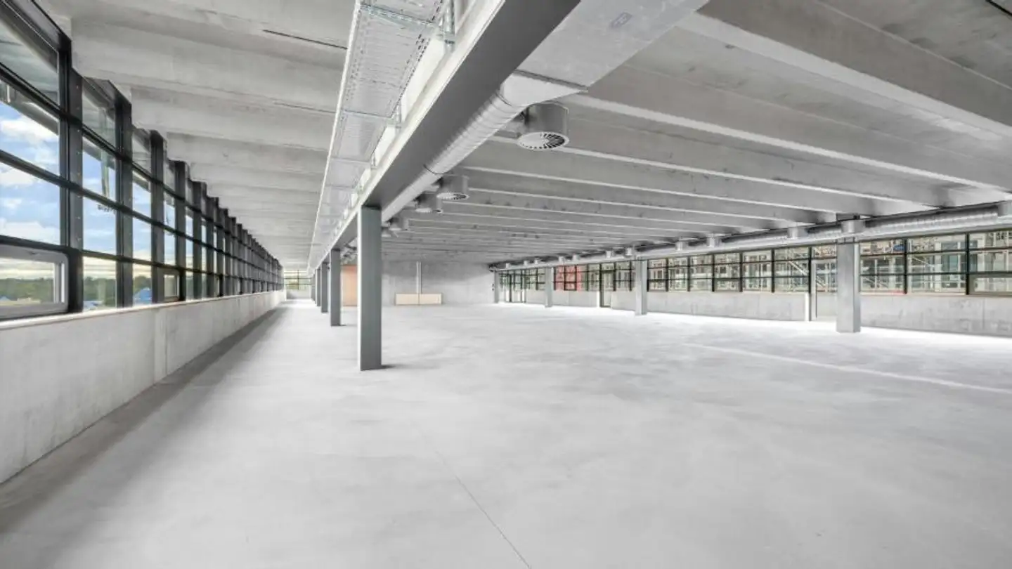 Commercial à louer - Neue Wehntalerstrasse 61, 8105 Regensdorf