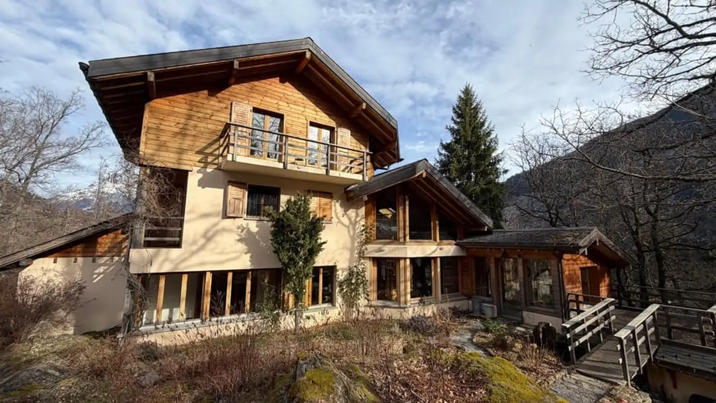 Mehrfamilienhaus mieten - 1922 Salvan