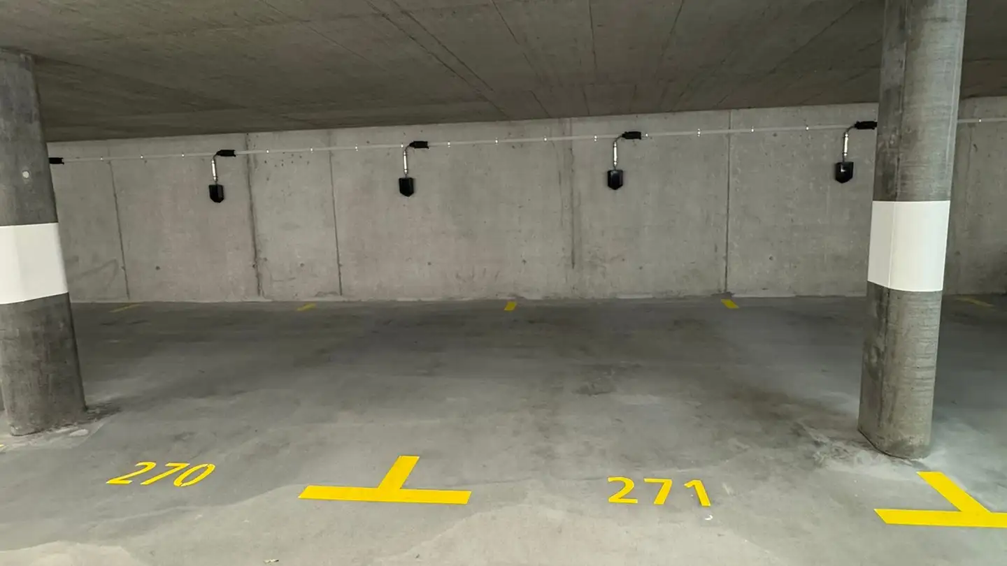 Parcheggio sotterraneo in affitto - Beundengasse 22i, 3250 Lyss - Foto 2