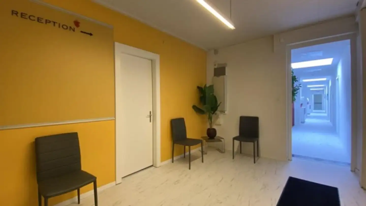 Commercial for rent - Rue Des Mille-Boilles 2, 2000 Neuchâtel - Photo 2