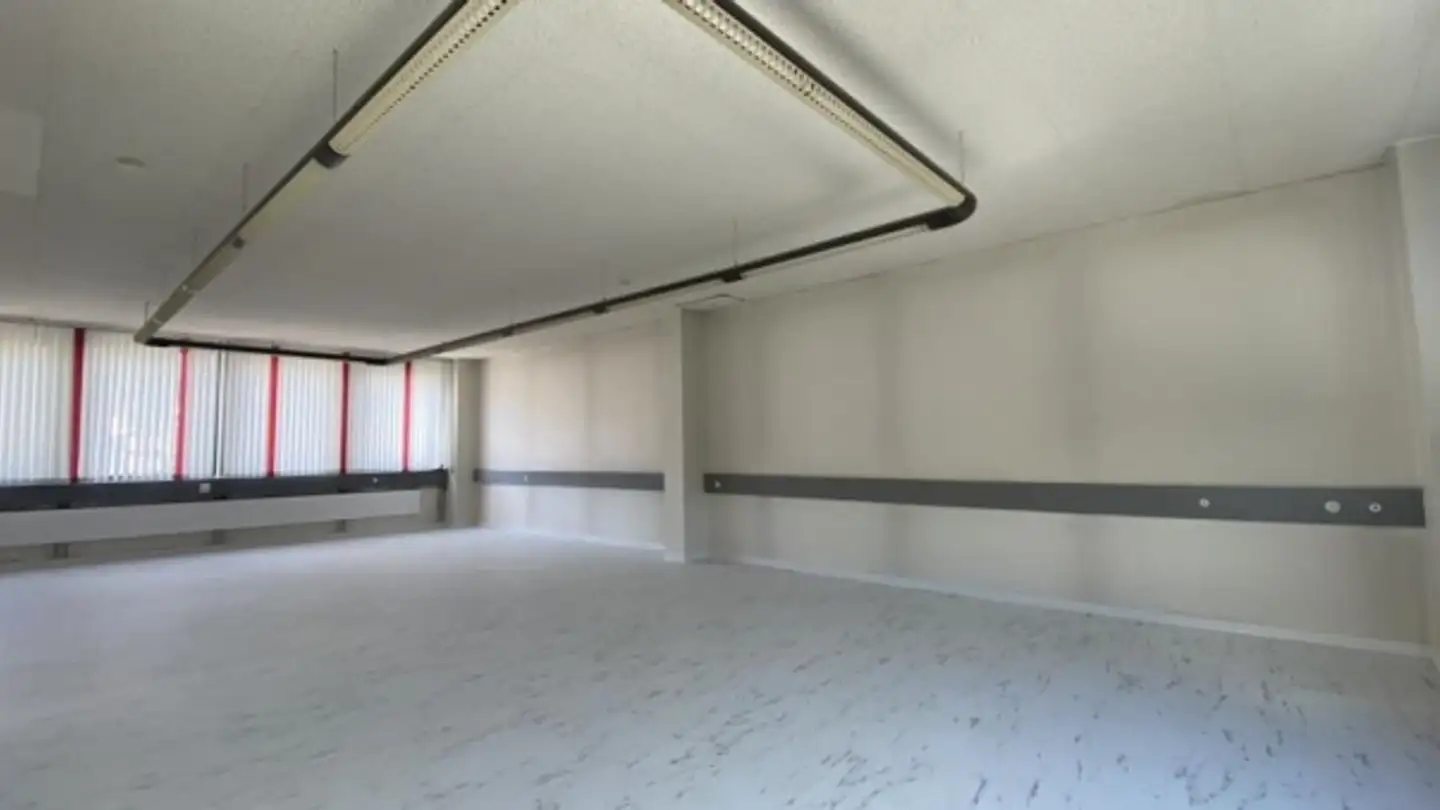Commercial for rent - Rue Des Mille-Boilles 2, 2000 Neuchâtel - Photo 3