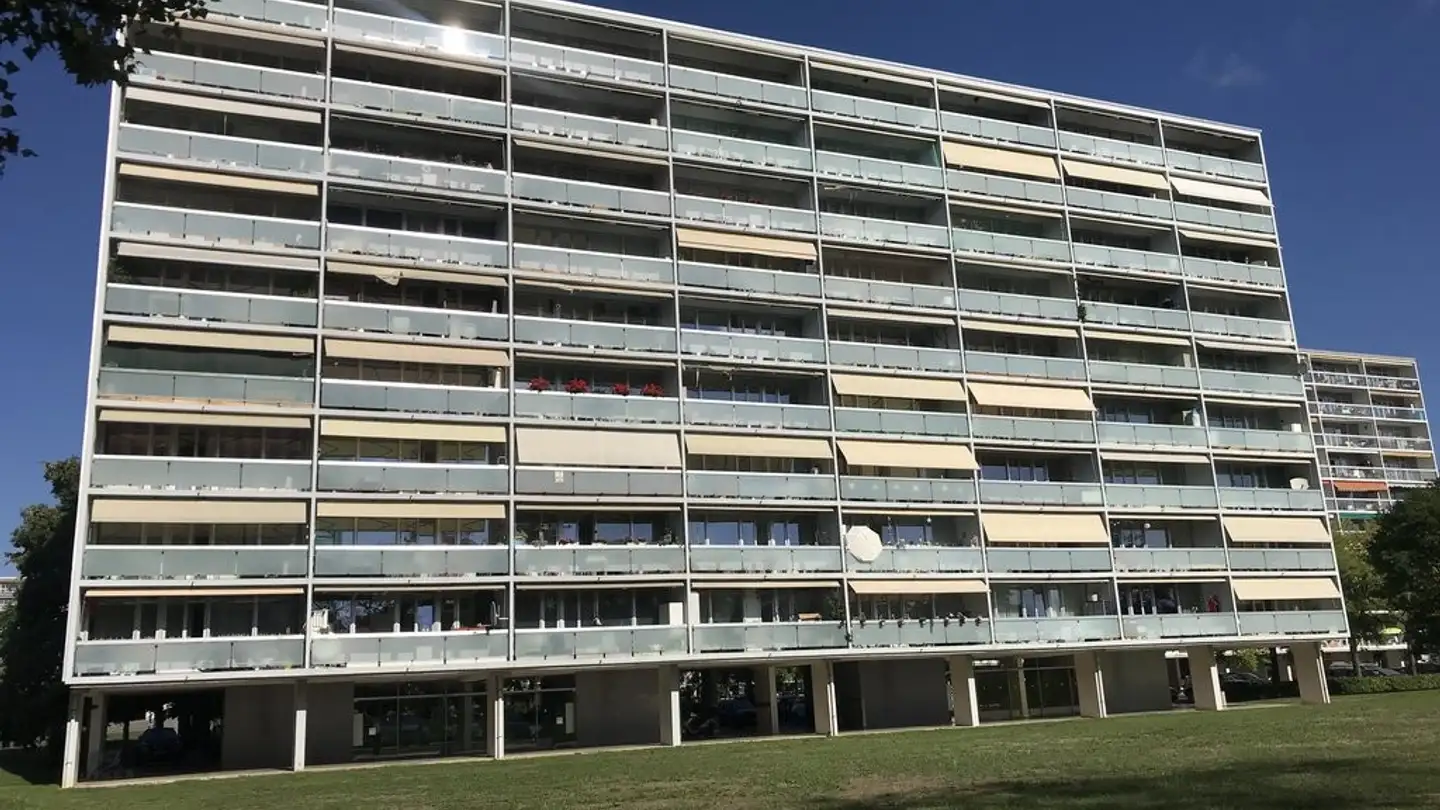 Place de parking extérieure à louer - Avenue Sainte-Cécile 5, 1217 Meyrin