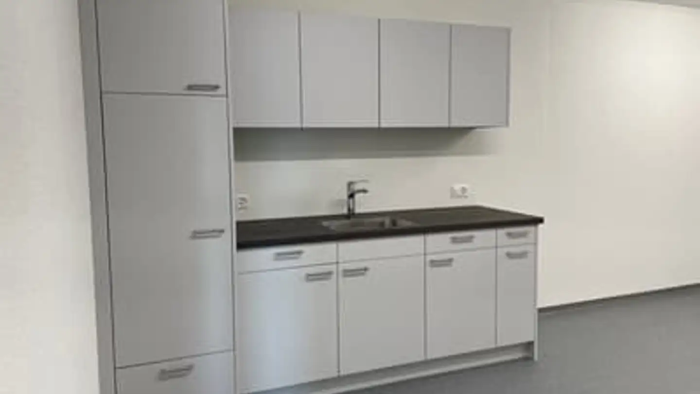 Spazio ufficio in affitto - Riedmattstrasse 9, 8153 Rümlang