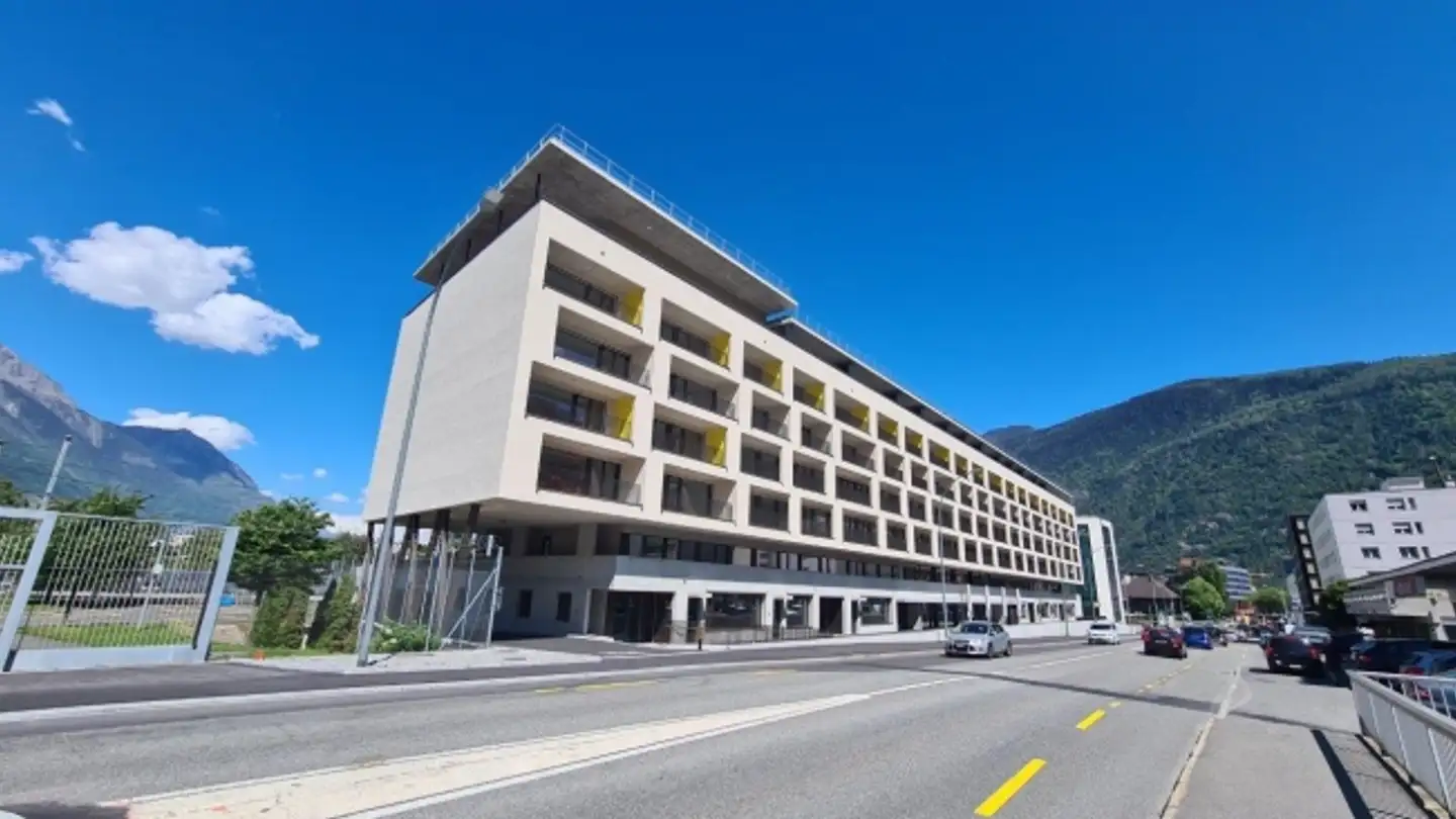 Outdoor parking space for rent - Rue Du Léman 32, 1920 Martigny