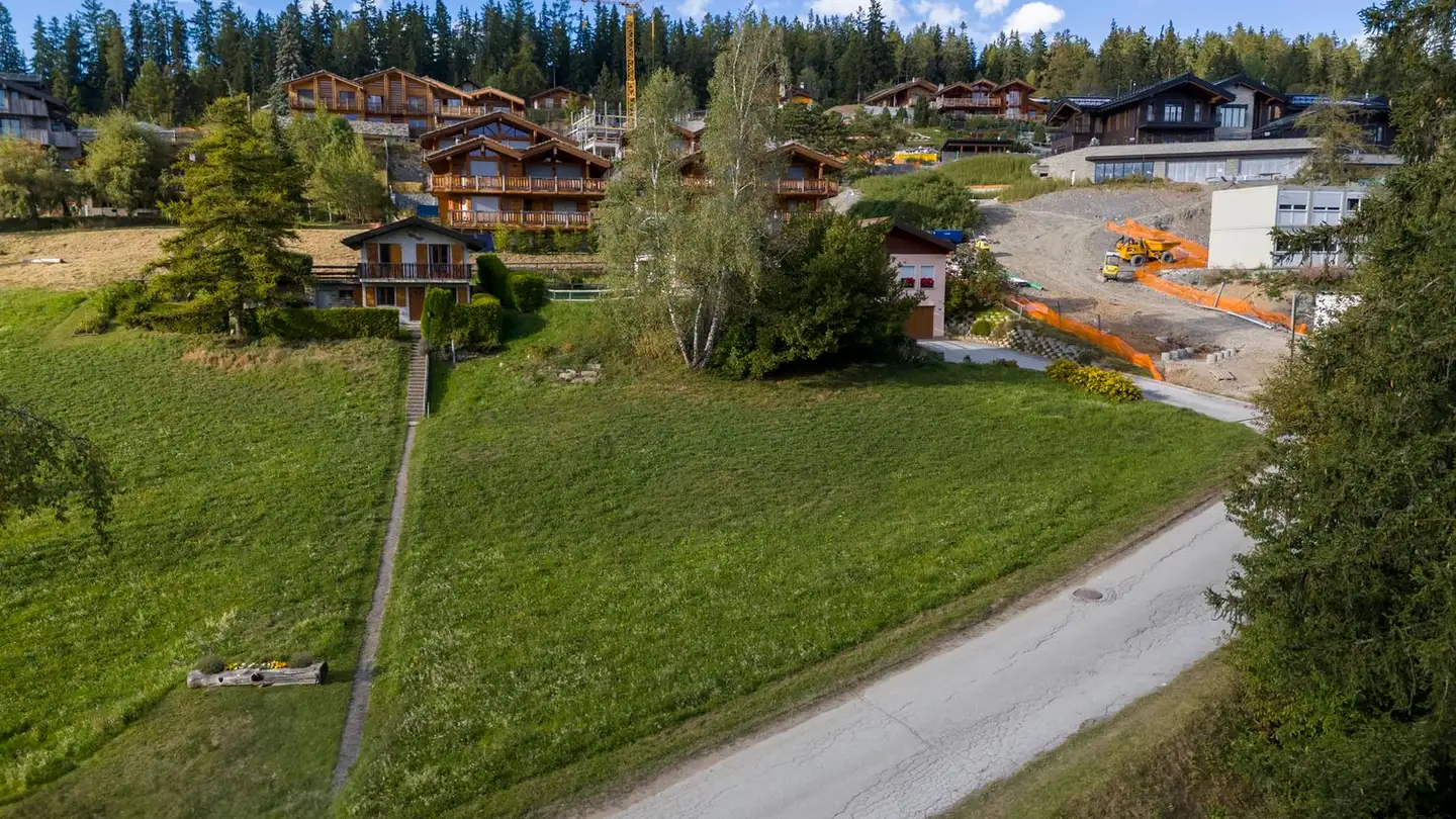 Constructible plot for sale - 3963 Crans-Montana