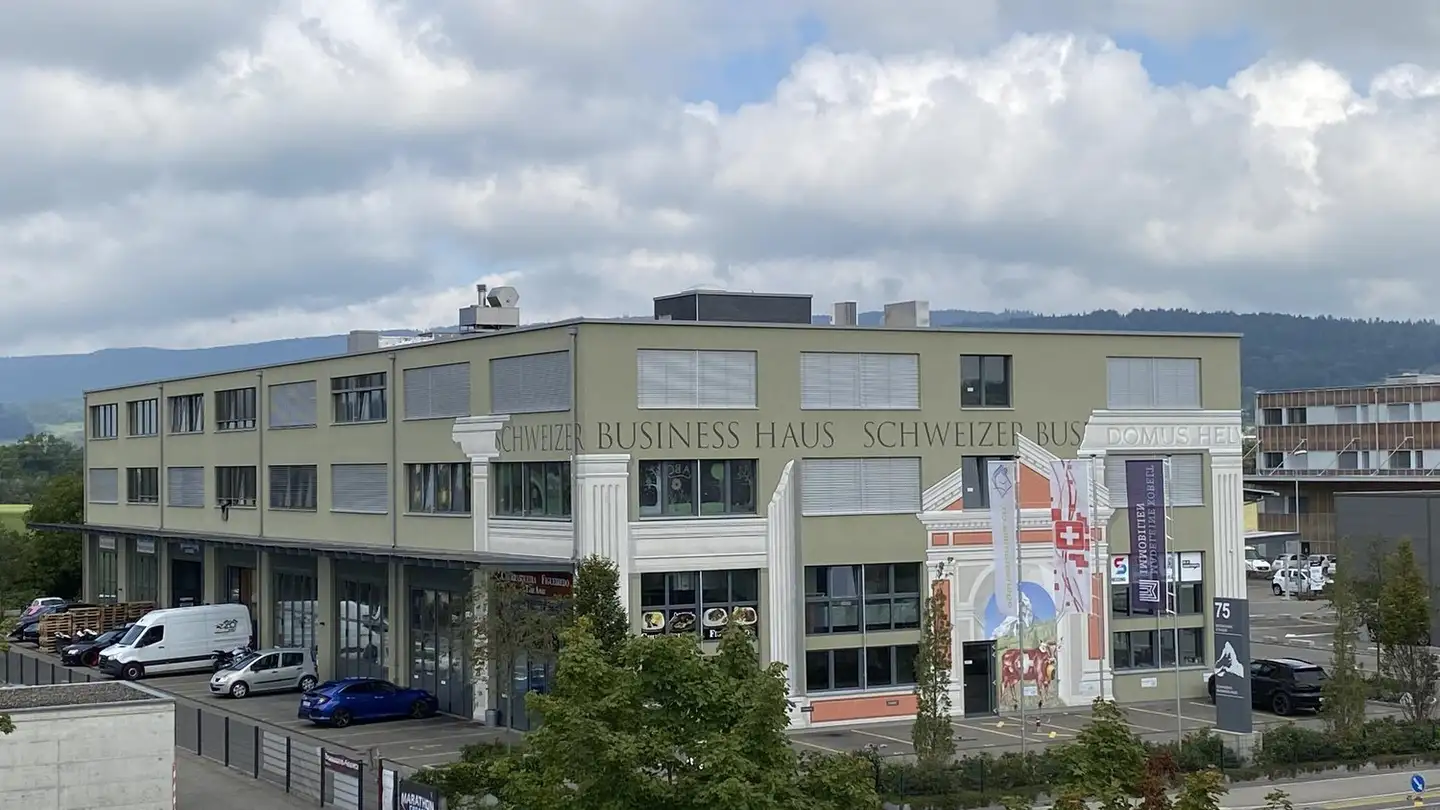 Commercial à louer - Moosäckerstrasse 75, 8105 Regensdorf