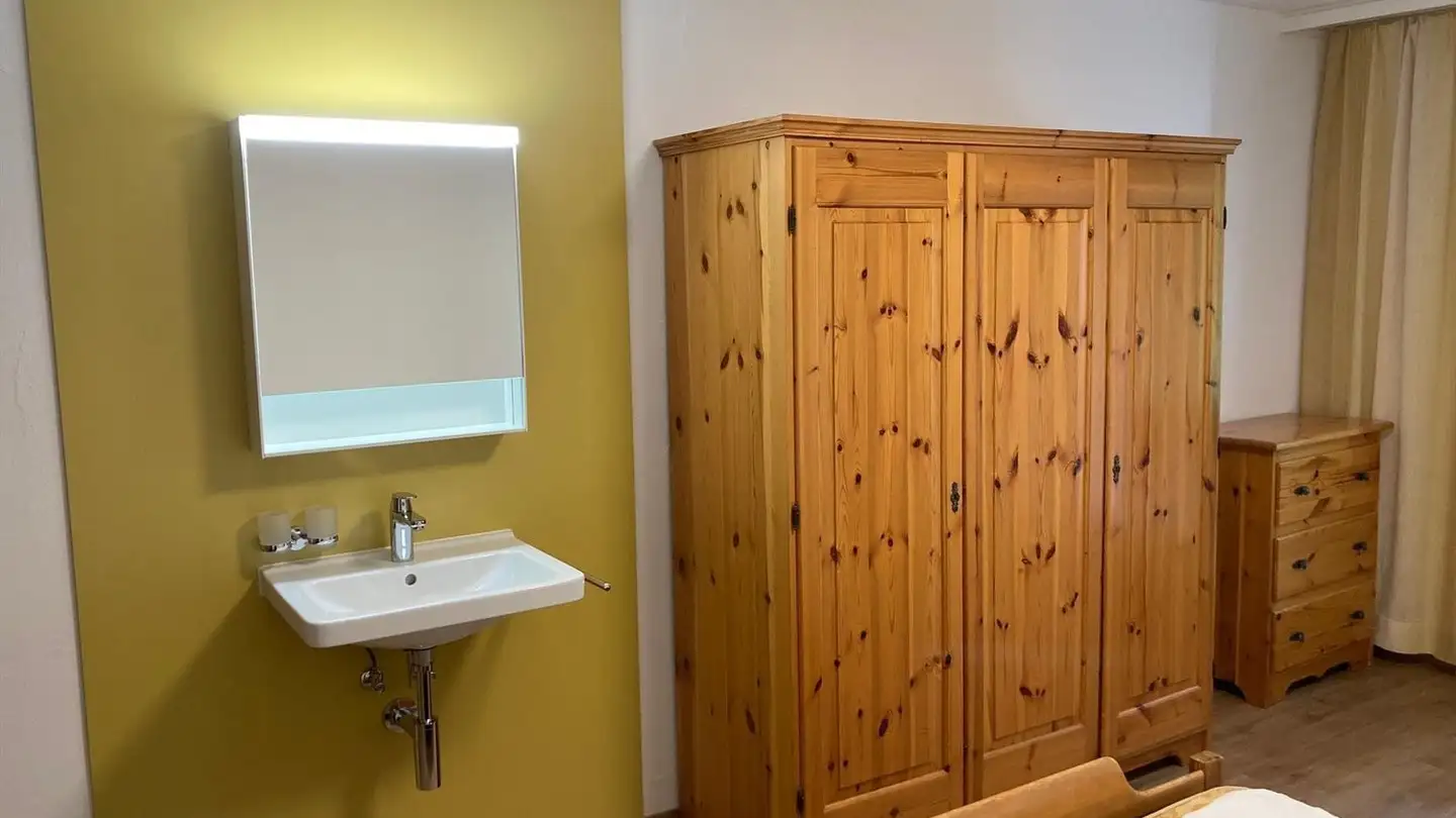 Chambre à louer - Via Disentiserhof 1, 7180 Disentis/Mustér