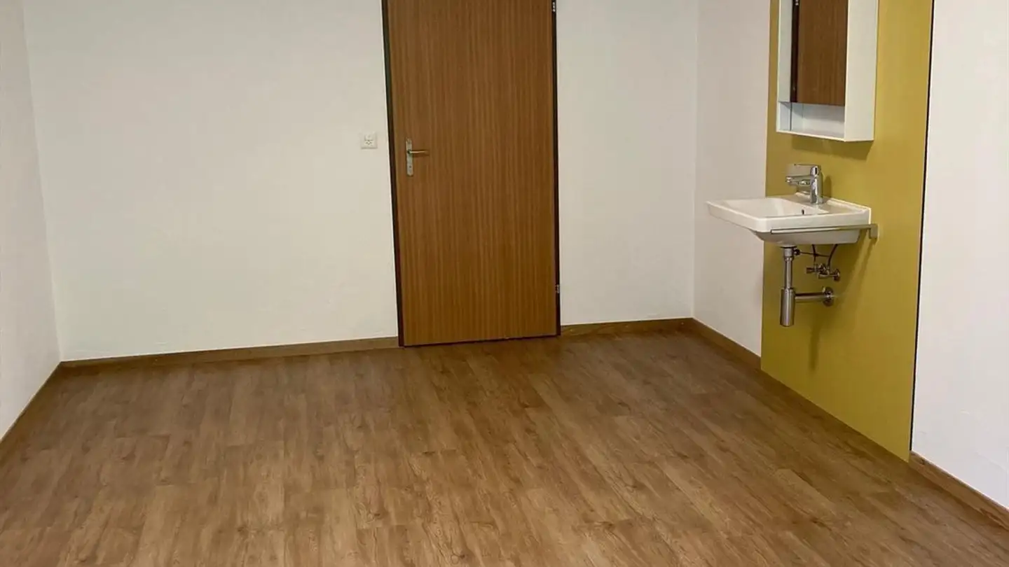 Chambre à louer - Via Disentiserhof 1, 7180 Disentis/Mustér - Photo 3