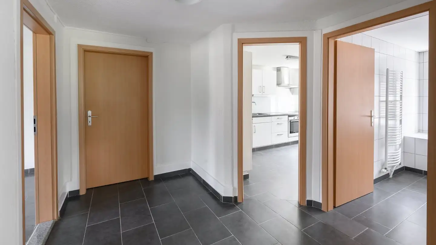 Appartement à louer - Place De La Gare 5, 2735 Malleray - Photo 2