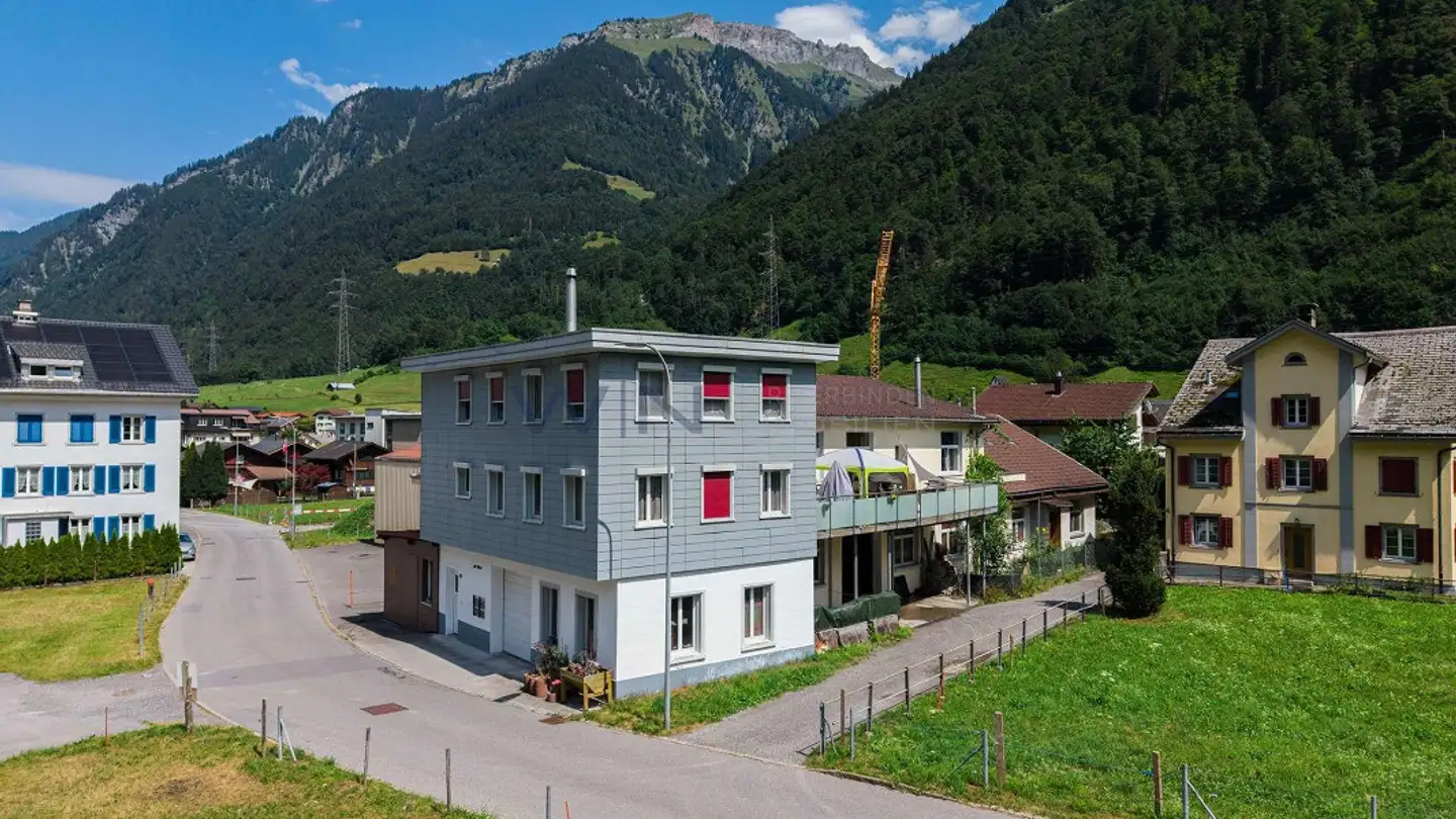 Edificio residenziale in vendita - 8783 Linthal
