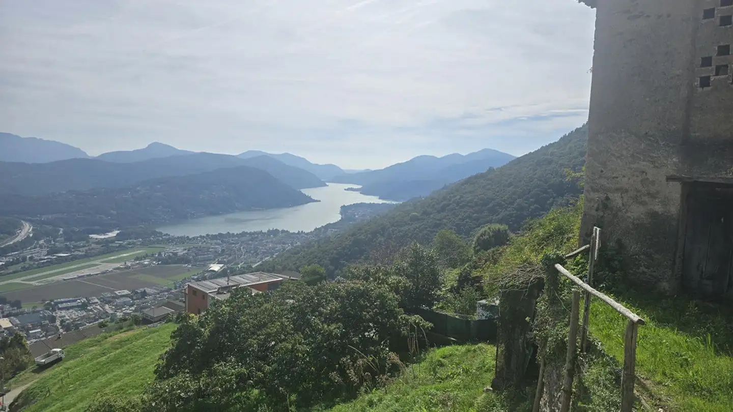 Constructible plot for sale - 6936 Cademario - Photo 2