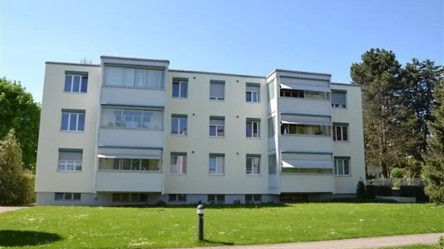 Place de parking souterraine à louer - 8152 Glattbrugg