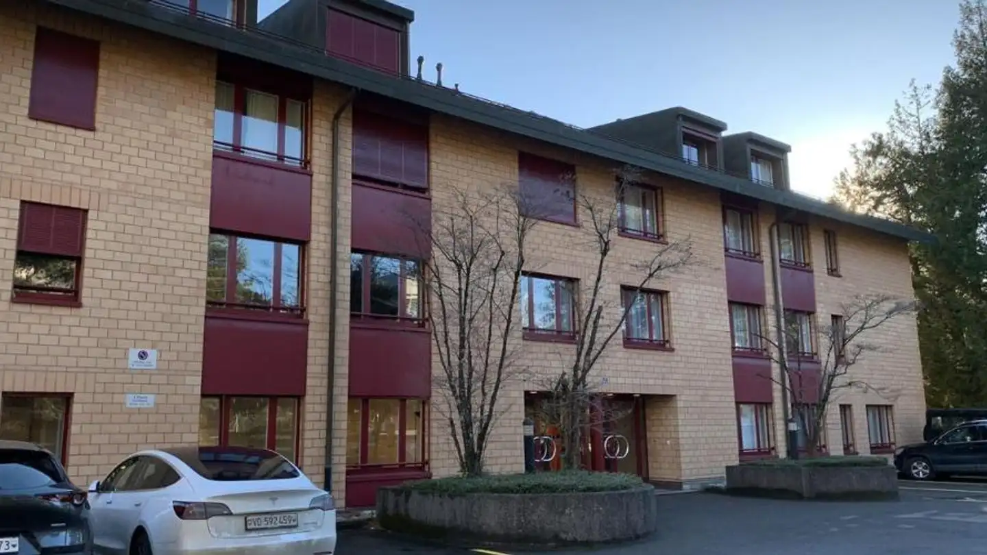 Covered parking space for rent - Boulevard de la Forêt 32, 1009 Pully