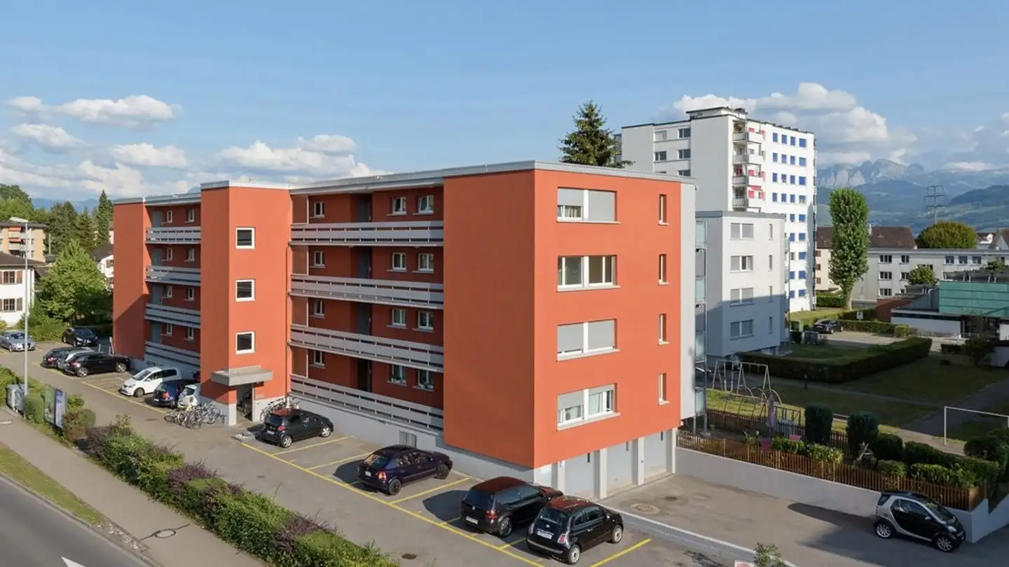 Place de parking extérieure à louer - Neue Jonastrasse 118, 8640 Rapperswil SG