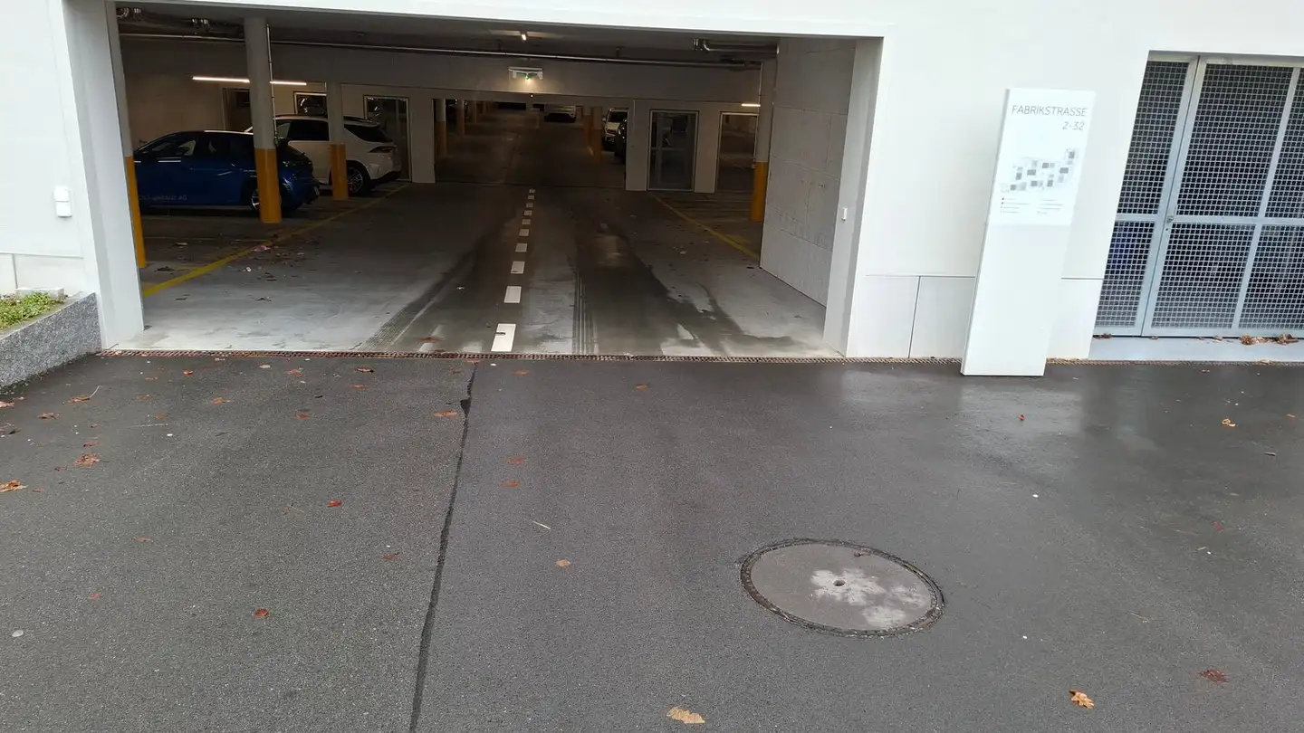 Place de parking souterraine à louer - Fabrikstrasse 2, 6460 Altdorf UR - Photo 4