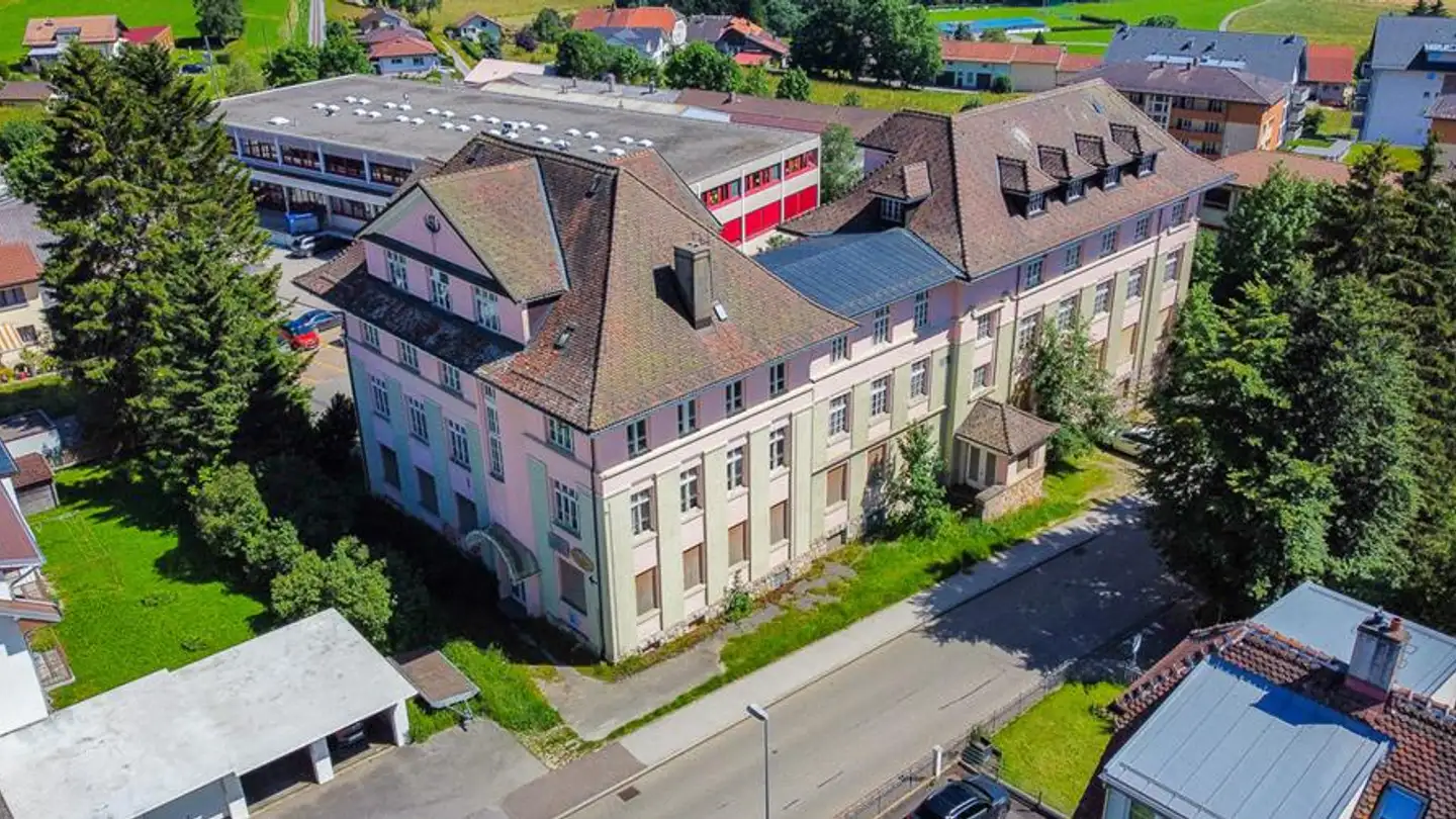 Mischgenutztes Gebäude kaufen - Rue De La Sagne 17, 1450 Ste-Croix