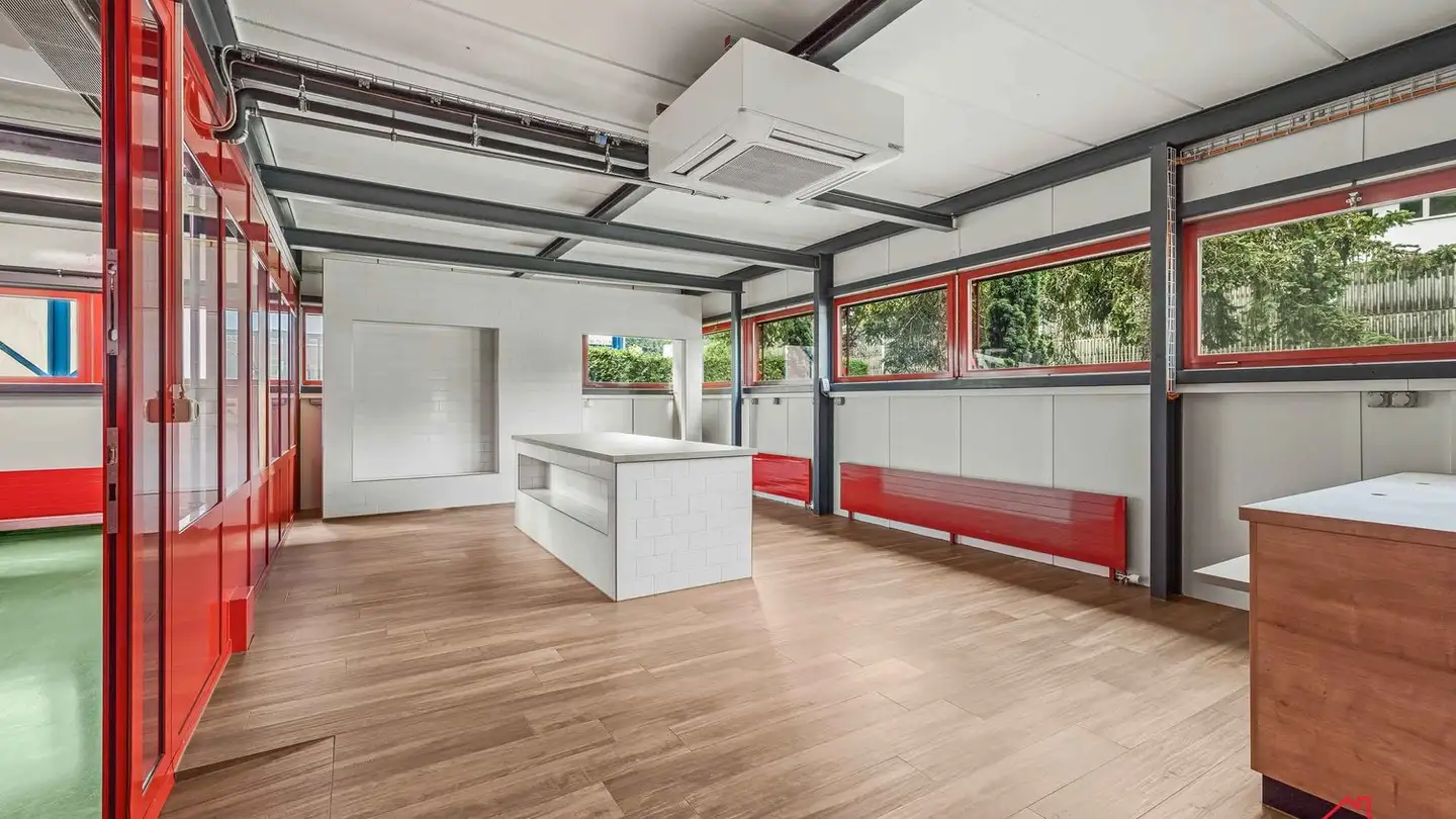 Commercial for sale - Talstrasse 55, 4112 Flüh - Photo 2
