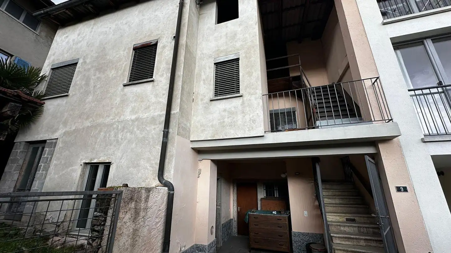 Single house for sale - 6864 Arzo