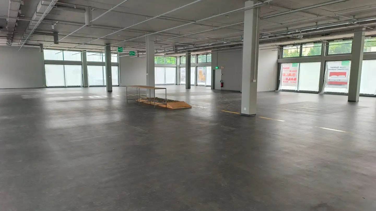 Shop for rent - Wässeristrasse 28, 8340 Hinwil