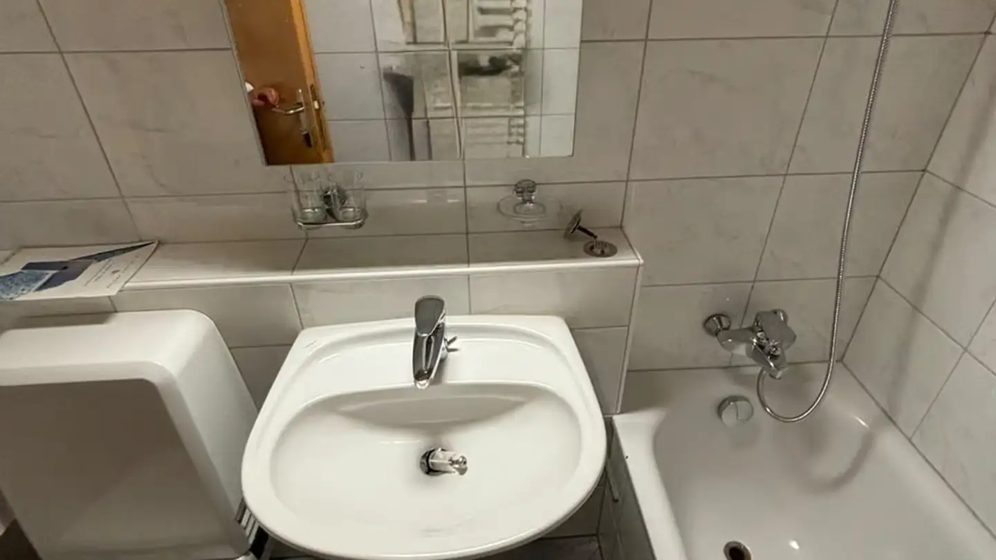 Wohnung mieten - Badenerstrasse, 8104 Weiningen ZH - Foto 2
