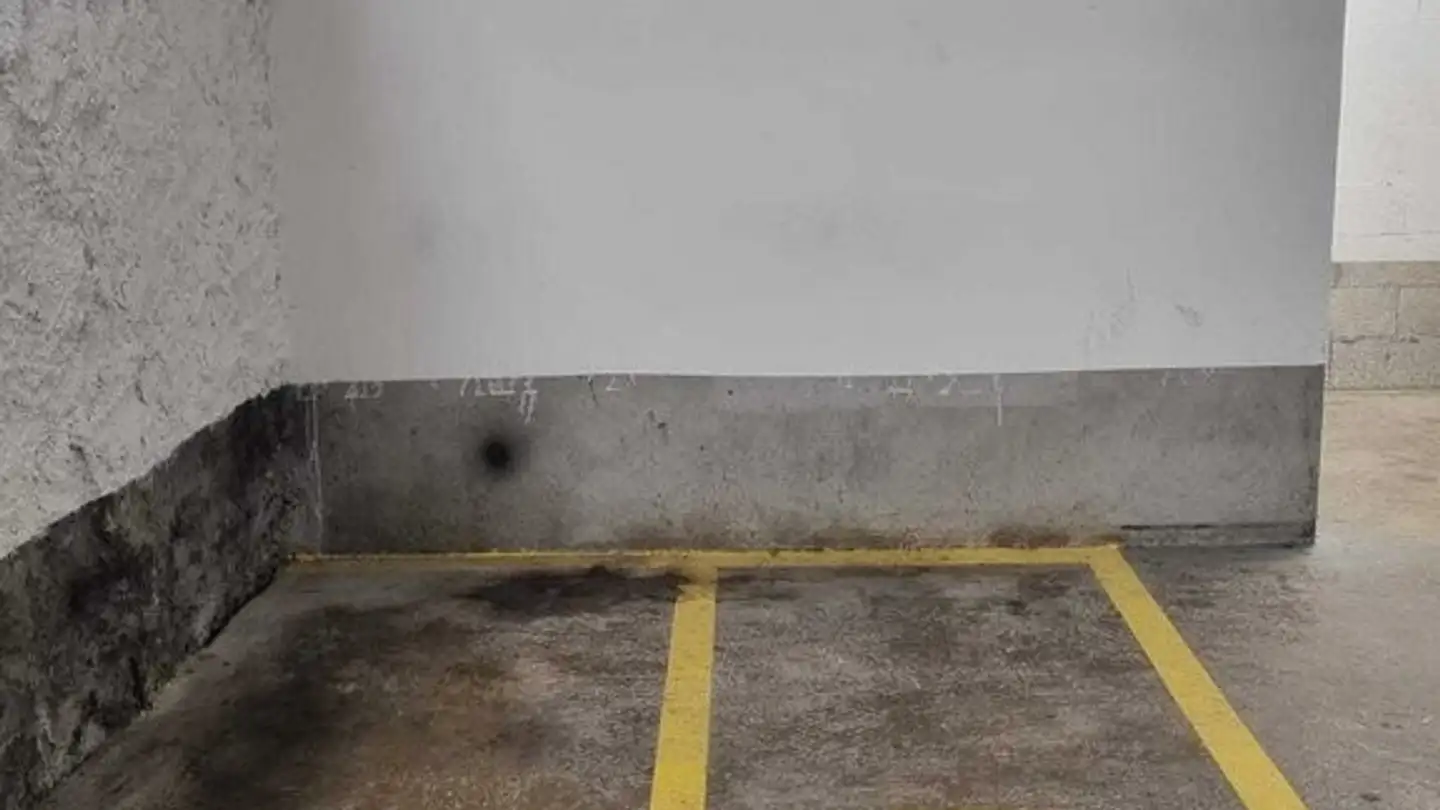 Place de parking intérieure pour moto à louer - Rue Des Cordiers 12, 1207 Genève