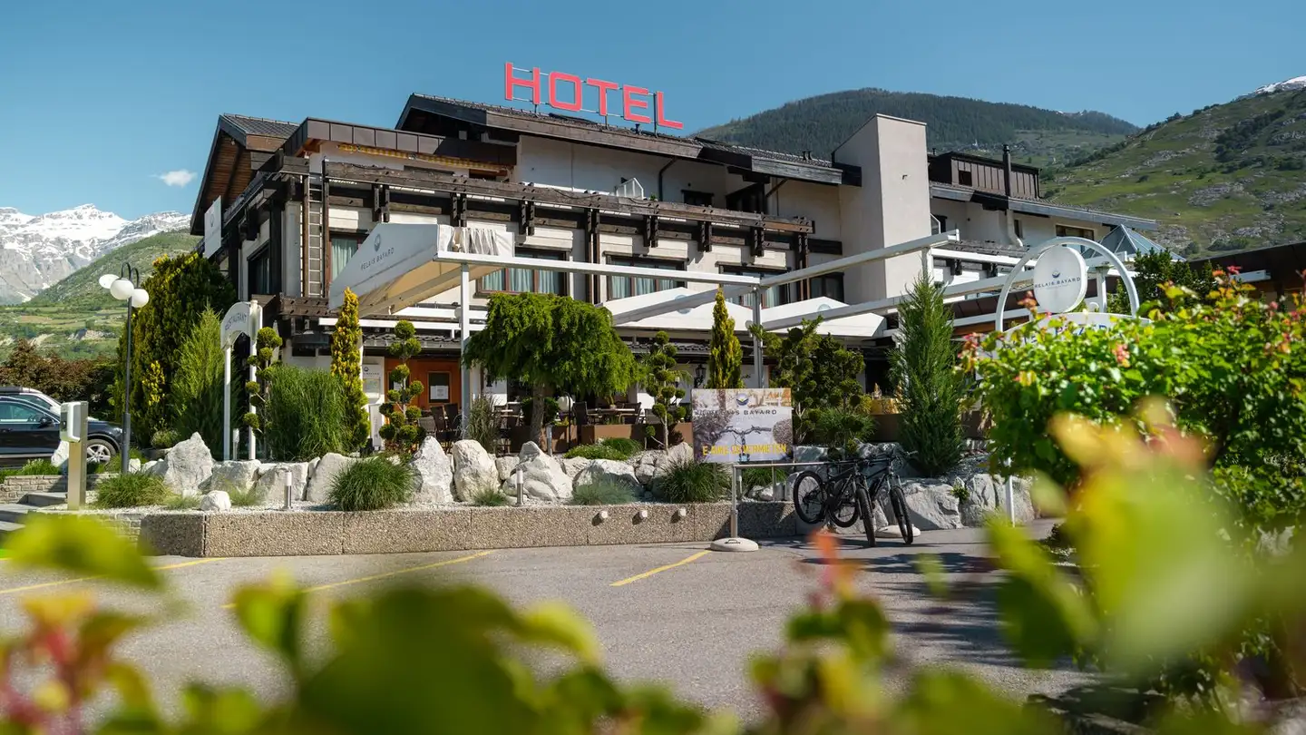 Hotel in vendita - Kantonsstrasse 151, 3952 Susten - Photo 2