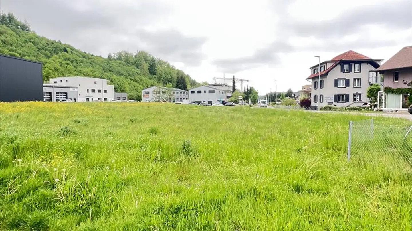 Industrial building plot for sale - 1723 Marly