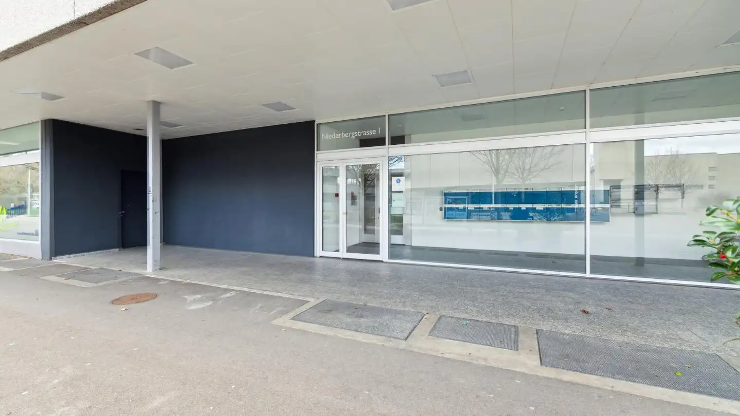 Bürofläche mieten - Niederbergstrasse 1, 4153 Reinach BL