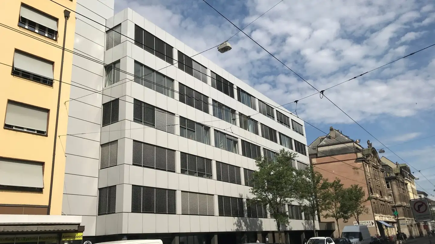 Place de parking souterraine à louer - 4057 Basel