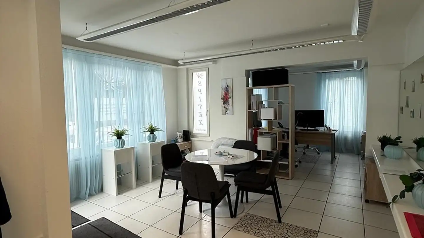 Gewerbe mieten - Kantonsstrasse 68, 6048 Horw