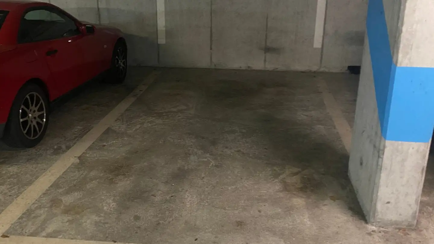 Place de parking souterraine à louer - Aavorstadt 39, 5600 Lenzburg