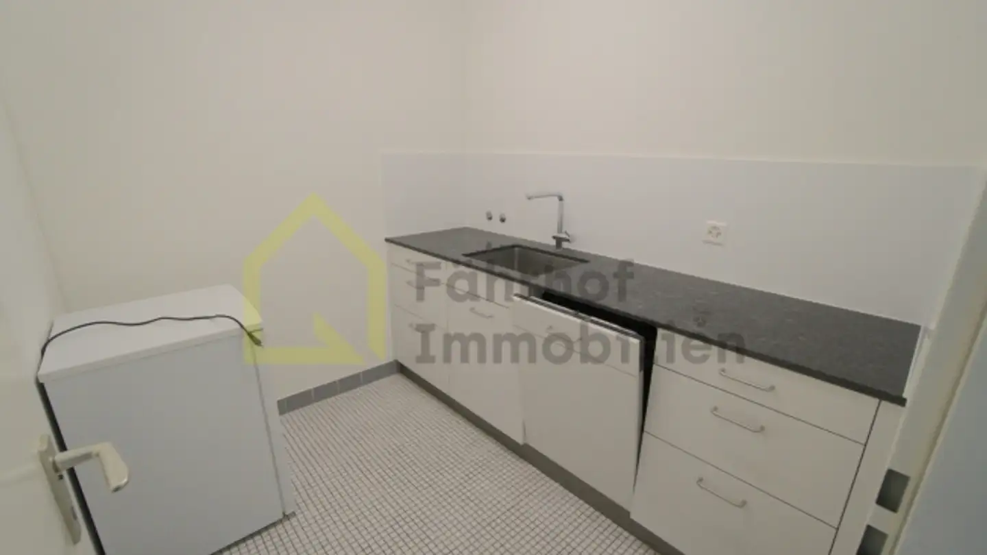 Office space for rent - Muttenzerstrasse 127, 4133 Pratteln