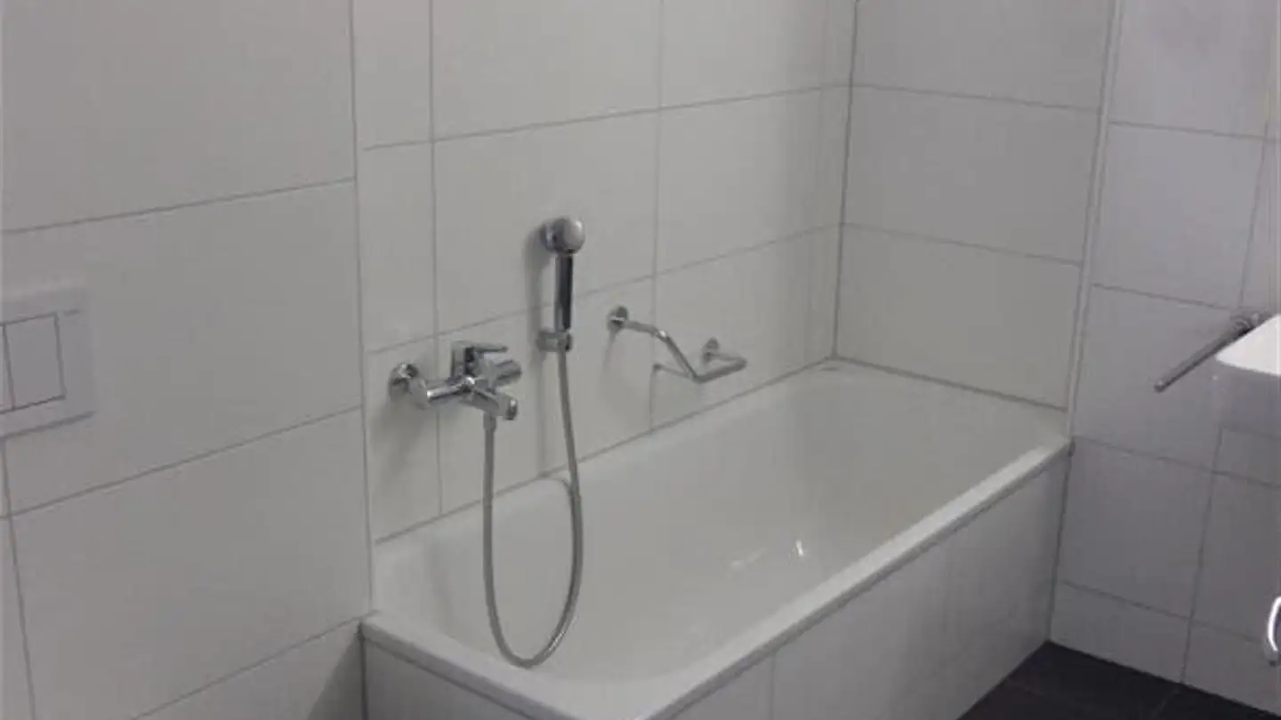 Wohnung mieten - Gostenstrasse, 8882 Unterterzen - Foto 4